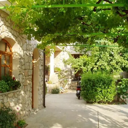 Frane Apartment