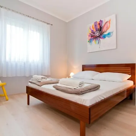 Apartment Frane