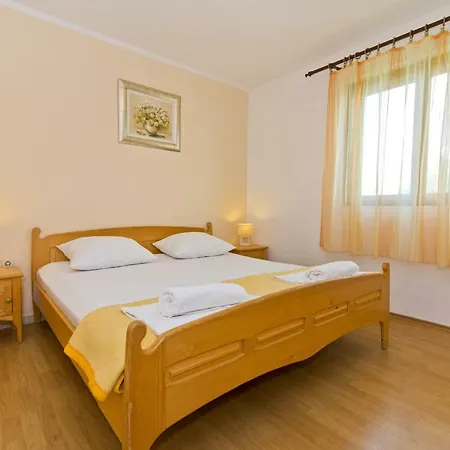 Frane Apartment Betina (Sibenik-Knin)